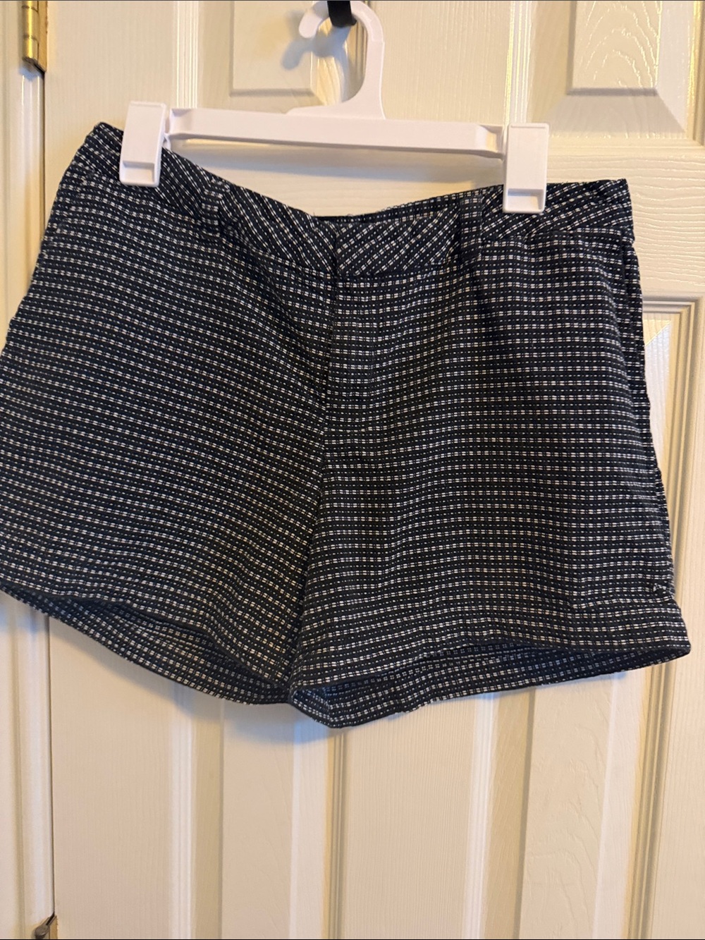 Liz Claiborne Black and White Micro-Check Women's Shorts *Very good condition*